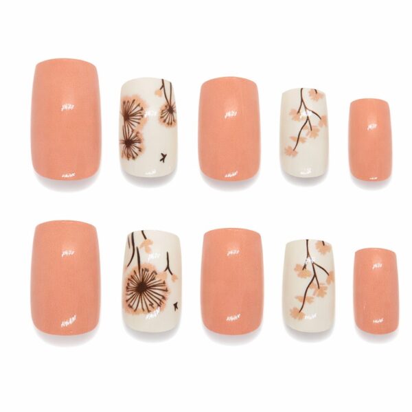 dandelion-dream-press-on-nails-nude-white-floral-design-glamour-woman