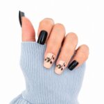 dark-green-leaf-medium-square-press-on-nails-on-hand