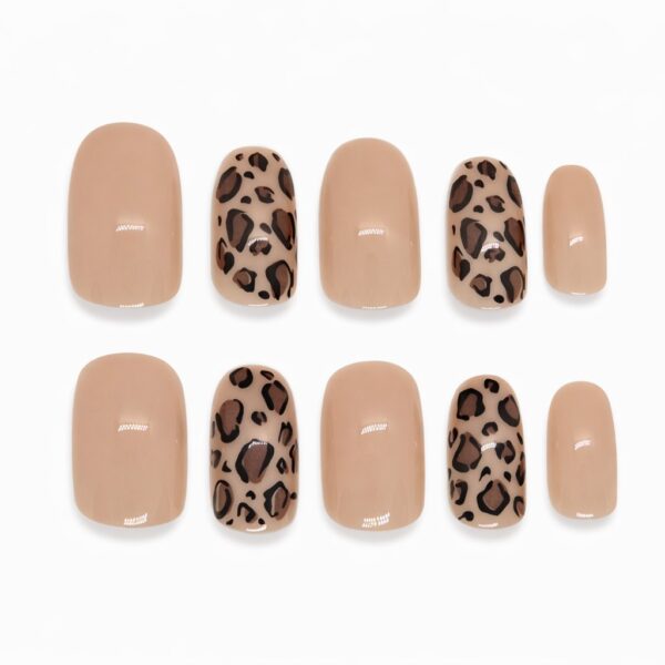 leopard-print-nude-press-on-nails-medium-oval-glossy-nail-set-glamour-woman