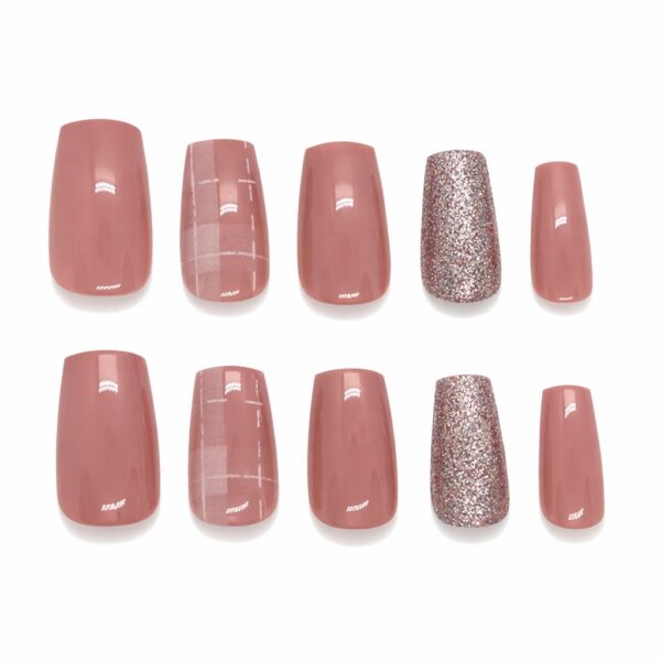 nude-pink-glitter-press-on-nails-square-grid-design-glamour-woman