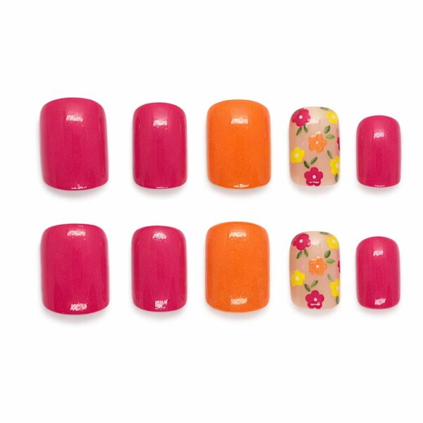 summer-floral-press-on-nails-pink-coral-flower-design-glamour-woman