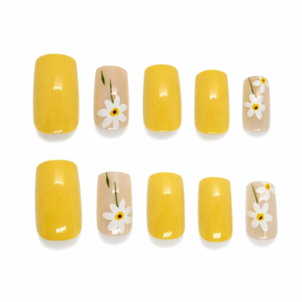 yellow-daisy-press-on-nails-glossy-floral-summer-nail-set-glamour-woman