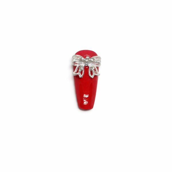crimson-silver-grace-handmade-press-on-nail-from-glamour-woman