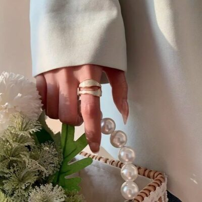ivory-wave-elegance-gold-wave-statement-ring