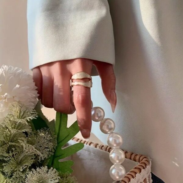 ivory-wave-elegance-gold-wave-statement-ring
