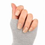 champagne-mist-press-on-nails-on-hand