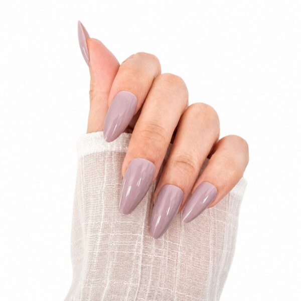 lilac-veil-press-on-nails-on-hand