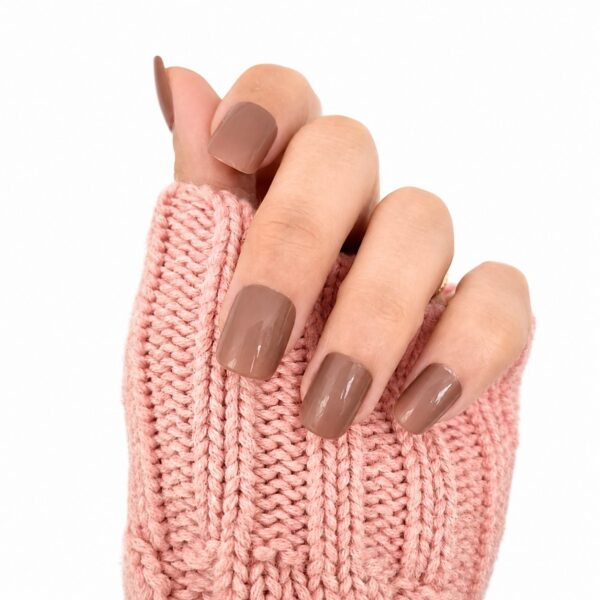mocha-brown-press-on-nails-on-hand