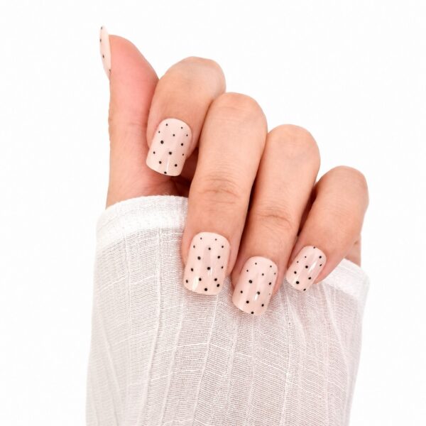 polka-grace-press-on-nails-on-hand